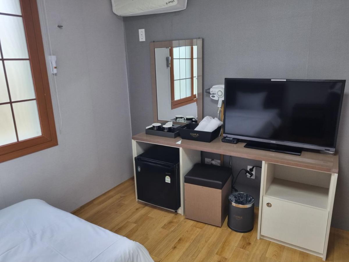 Charlie Hotel Jeju Exterior photo